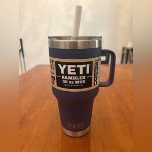 YETI Rambler 35 oz Navy Mug with Straw Lid